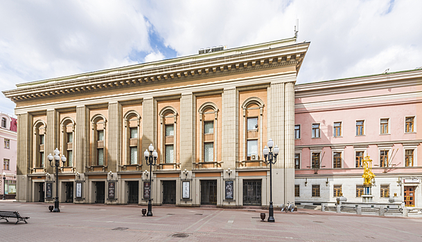 Главный режиссер Театра Вахтангова удостоен медали