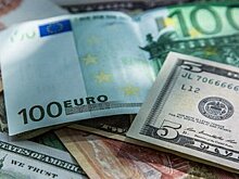 Эксперты рассказали, сколько будут стоить доллар и евро к сезону отпусков