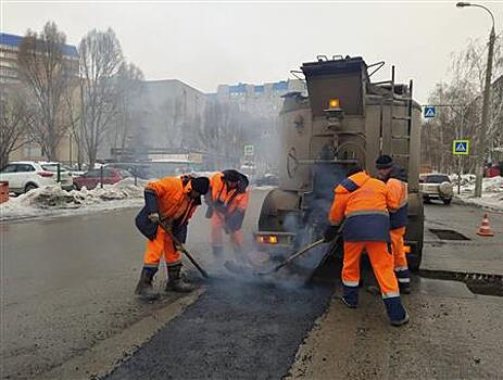 В Самаре ямочный ремонт дорог ведется круглосуточно