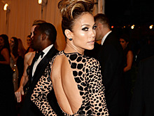 От Рианны до Джей Ло: лучшие выходы звезд в платьях от американских дизайнеров