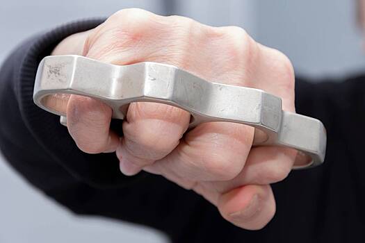 Двое россиян поплатятся за любовь к тайским кастетам