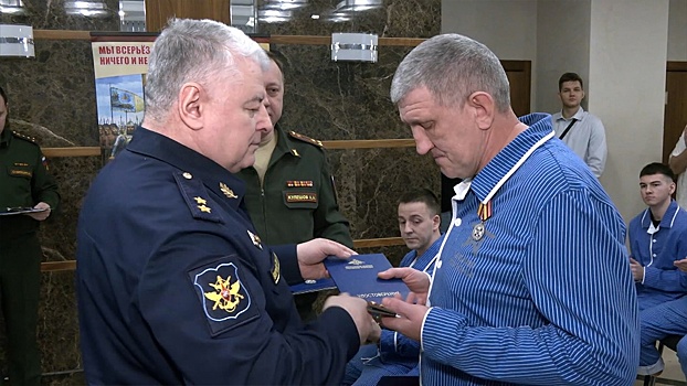 В ЦВКГ участникам СВО вручили дипломы о дополнительном образовании и госнаграды