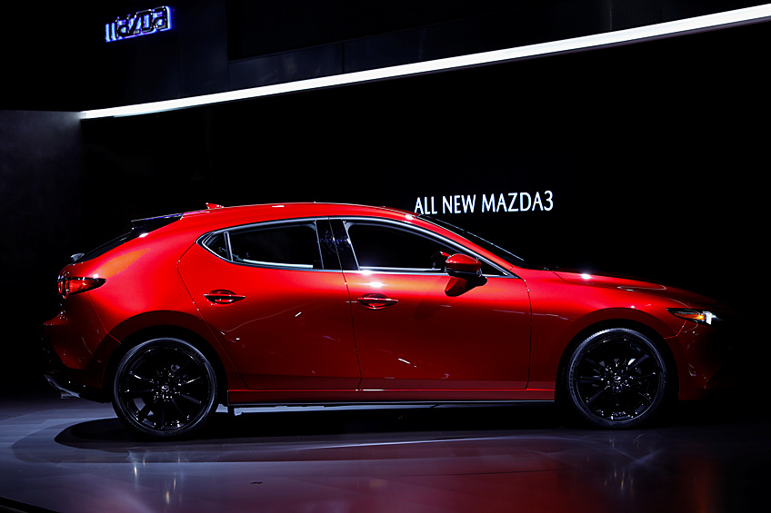 Новая Mazda 3. Машина получила полный привод, который стал большой редкостью в гольф-классе