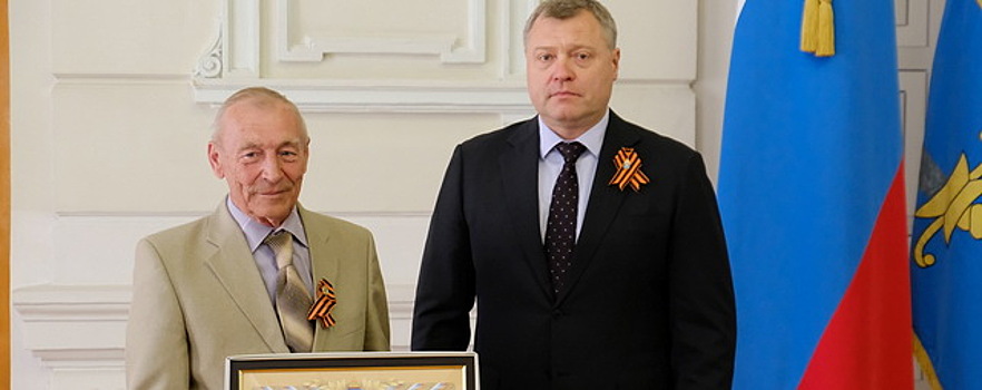 Игорь Бабушкин вручил награды астраханским ветеранам