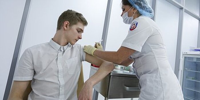 Роспотребнадзор назвал число привитых от гриппа россиян