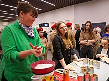 В Черемушках открылась мастерская по изготовлению маскировочных сетей для военных