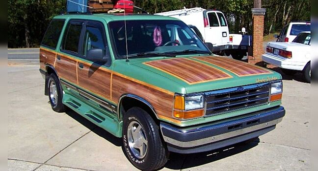 На аукцион выставят сделанный на заказ внедорожник Cherokee Truckster