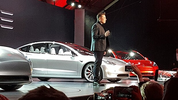 Илон Маск признал свою вину в срыве поставок Tesla Model 3