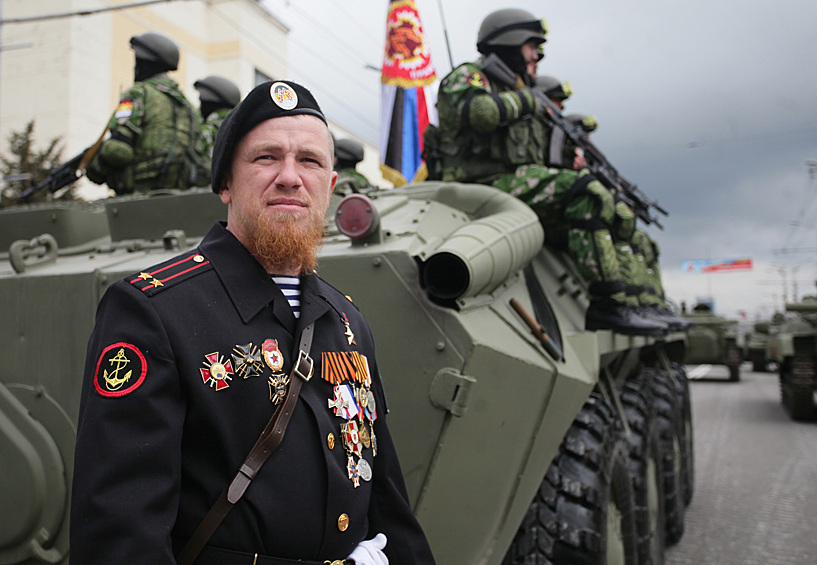 Арсен Павлов, Моторола. Участвовал в вооруженном конфликте в Донбассе, был командиром противотанкового специального подразделения «Спарта». Погиб 16 октября 2016 года после взрыва самодельного устройства в лифте дома в Донецке, где он жил