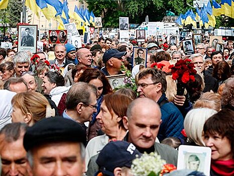 73-летнего организатора «Бессмертного полка» на Украине арестовали за госизмену
