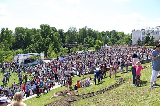 Выступление «Русских Витязей» в Кирове: весь город встал в пробках