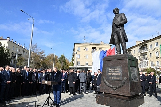 В Махачкале открыт памятник Джелал-эд-Дину Коркмасову