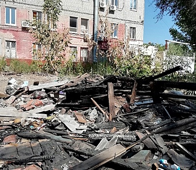 Жители Заводского района жалуются на кучи мусора во дворах