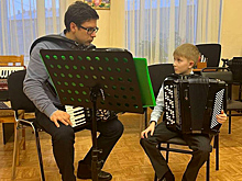 Известный московский аккордеонист провёл мастер-класс для юных музыкантов в Лабытнанги