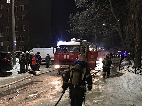 В Воронеже ночной взрыв бытового газа повлек крупный пожар в «девятиэтажке». Известно о двоих погибших