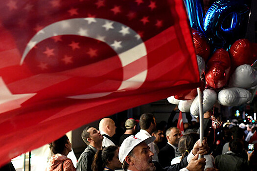 Франция и Турция обсудили противодействие санкциям США