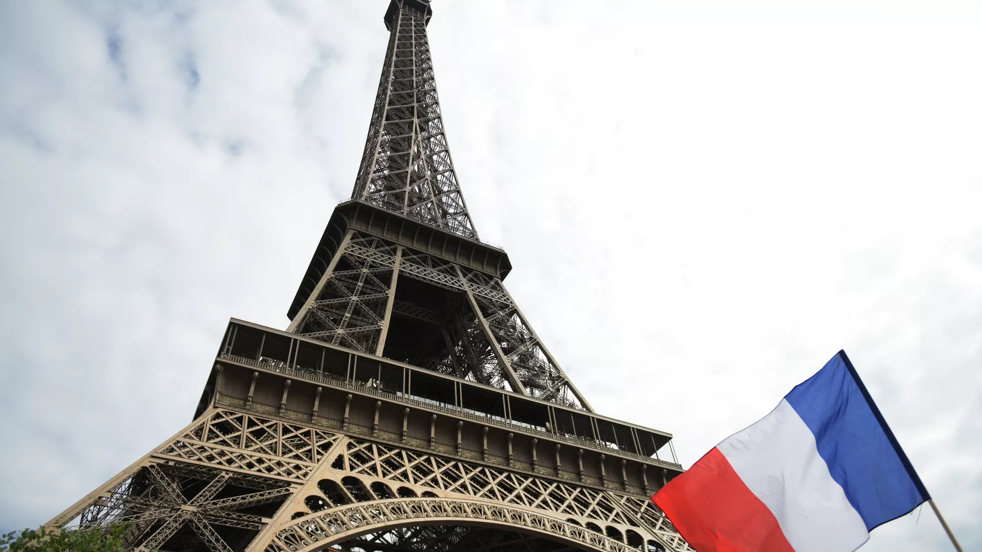 Париж отреагировал на требование мятежников из Нигера к послу Франции