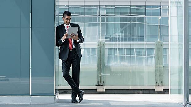 Назван процент россиян, готовых к соблюдению дресс-кода на работе