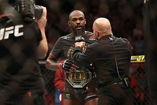 Александр Романов считает, что UFC может обязать Джонса защищать титул чемпиона