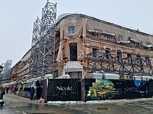 В центре Москвы сняли фасадную сетку с Чижовского подворья, которое станет элитным кварталом