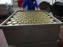 В Россельхознадзоре выявили признаки массовой подделки рыбных консервов