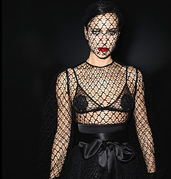 Модель Ирина Шейк стала лицом Dolce &amp; Gabbana на показе мод в Милане