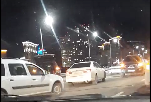 Ночью на Октябрьском мосту в Новосибирске произошло массовое ДТП