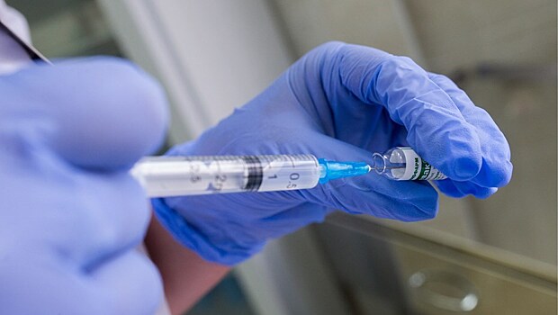 ФСС поддержал предложение Минздрава изменить оплату больничных отказавшимся вакцинировать детей родителям