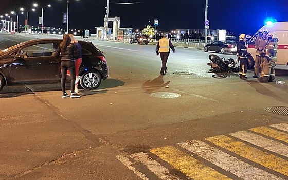 В Нижнем Новгороде Opel Corsa сбил мотоциклиста