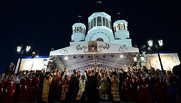 Более 60 тыс человек прошли крестным ходом в годовщину убийства Николая II