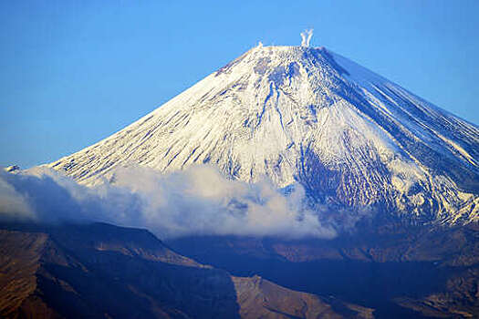 Спасатели не смогли добраться до застрявших на Авачинском перевале туристов
