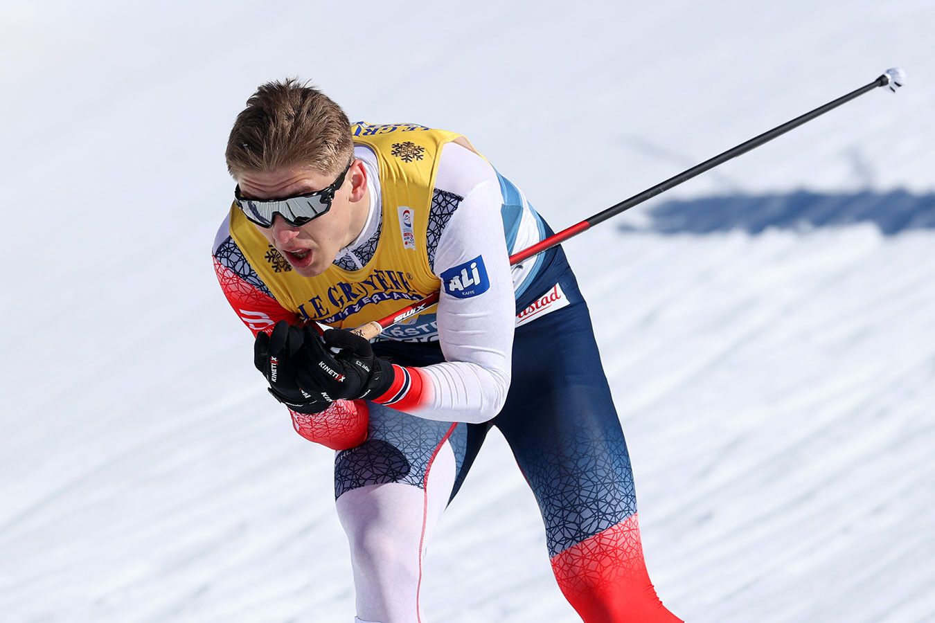 Норвежец Вальнес выиграл квалификацию в спринте на КМ в Швеции, Клебо — второй