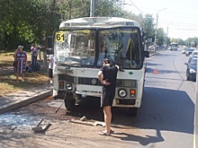 В Оренбурге столкнулись два автобуса. Один из водителей рассчитывал пассажира