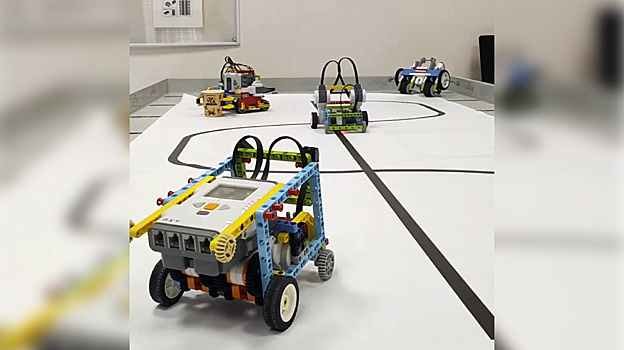 Алексей Петриченко рассказал о развитии технического образования в школах Мегиона