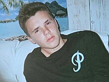 Младший сын Бэкхемов продает на ресейле за огромную сумму худи Louis Vuitton — подарок Кима Джонса