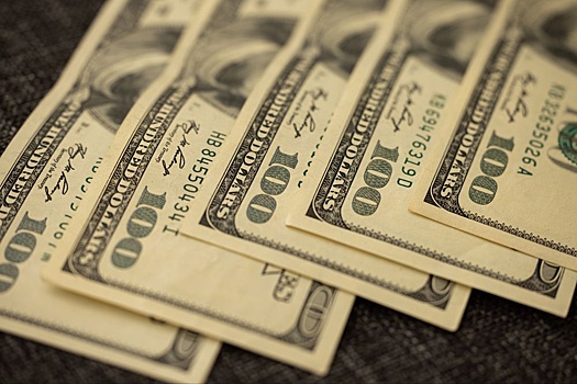 ФРС США в третий раз подряд сохранит ставку по доллару