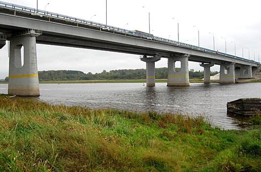 На обходе Великого Новгорода отремонтируют мост через реку Волхов