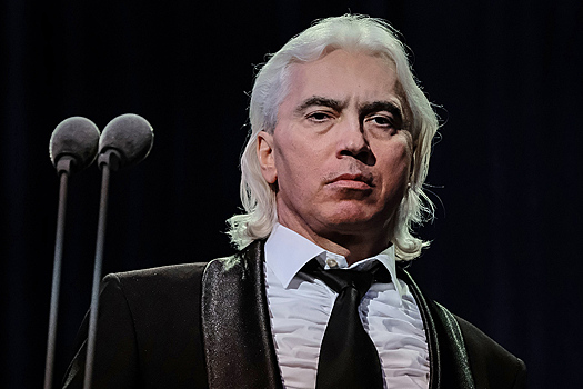 Вдова об этом молчит уже 8 лет: что не так с могилой Хворостовского