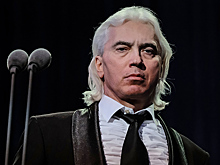 Вдова об этом молчит уже 8 лет: что не так с могилой Хворостовского