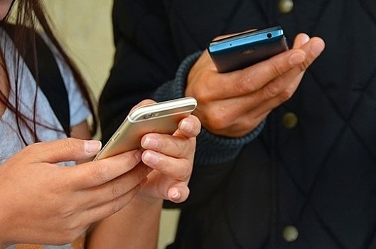 Смартфоны и планшеты не влияют на подростков негативно, заявили учёные