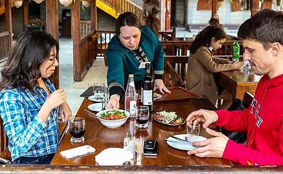 Будущее – за чайханами. Гастрономические предпочтения россиян задают Кавказ и мигранты