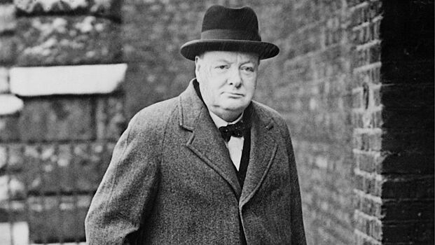 В Великобритании на аукционе продали зубной протез Уинстона Черчилля