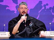 Артемий Лебедев призвал ограждать от общества один тип людей