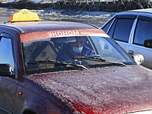 На Ямале официально запретили работать таксистам-нелегалам у аэропортов и вокзалов