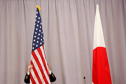 США приготовились защищать Японию с помощью ядерного оружия