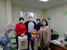 Директор МБУ «СДЦ «Маяк» отмечает свой день рождения.
