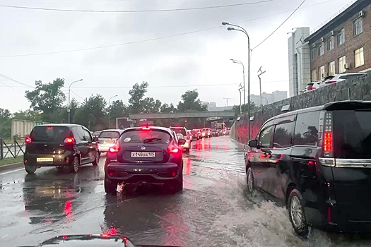 Во Владивостоке ввели режим ЧС из-за мощных ливней