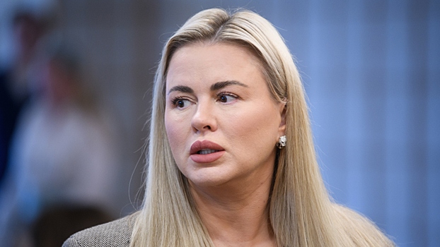 Семенович восхитила фанатов откровенным образом в купальнике