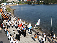 Выставка «Улица Дальнего Востока» на ВЭФ-2025 открылась шествием с 80-метровой георгиевской лентой