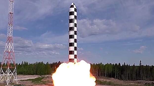 Рогозин сообщил, когда "Сармат" поставят на боевое дежурство